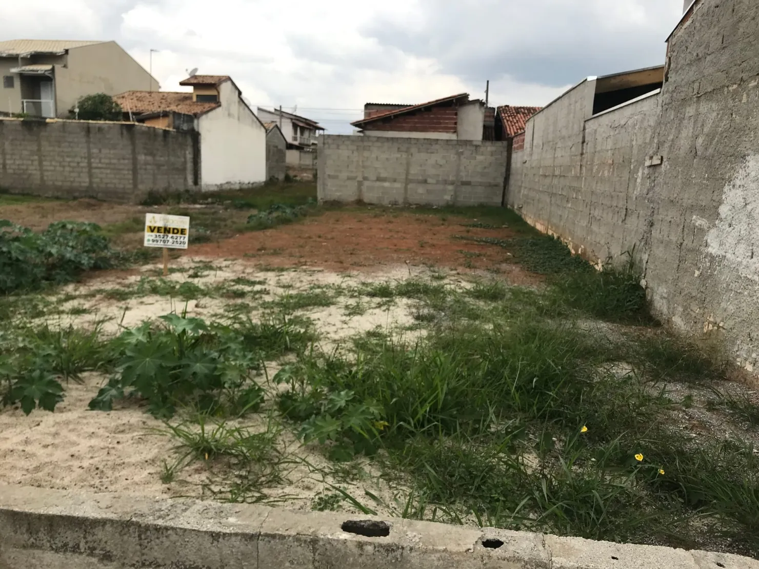 Foto do imóvel Terreno à venda 200M², Água Preta, Pindamonhangaba - SP