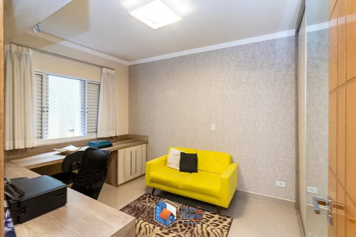 Imagem Sobrado para venda em Chácara Inglesa com 3 quartos, sendo 1 suíte, 364m²