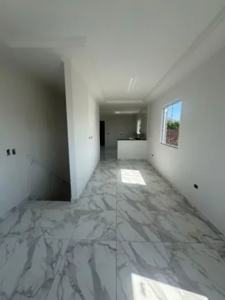 Imagem Lindo sobrado de 3 dormitórios, incluindo uma suíte, está localizado no desejado Condomínio Angela Residence, oferecendo um equilíbrio perfeito entre conforto, segurança e praticidade á venda na Imobiliaria Consulte Imoveis.