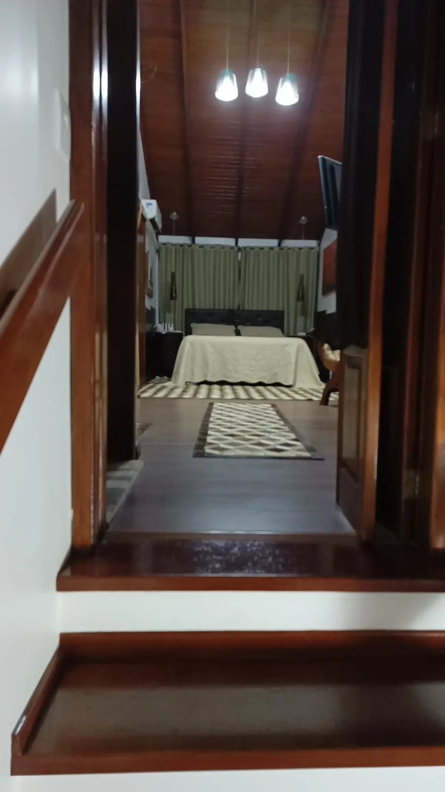 Imagem Casa no bairro Hípica - 4 dormitórios