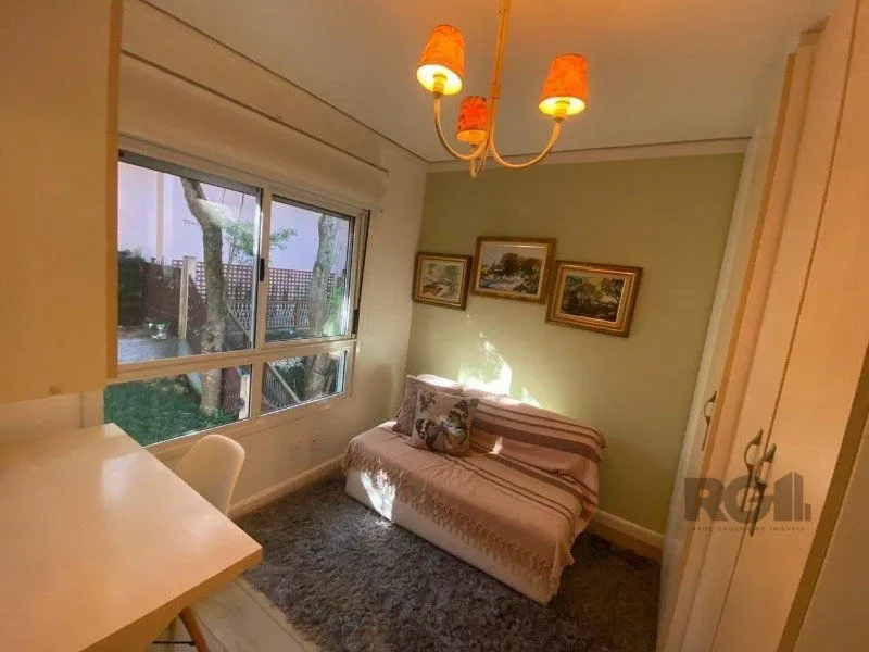 Imagem Casa em Condomínio para Comprar no bairro Pedra Redonda com 4 suítes