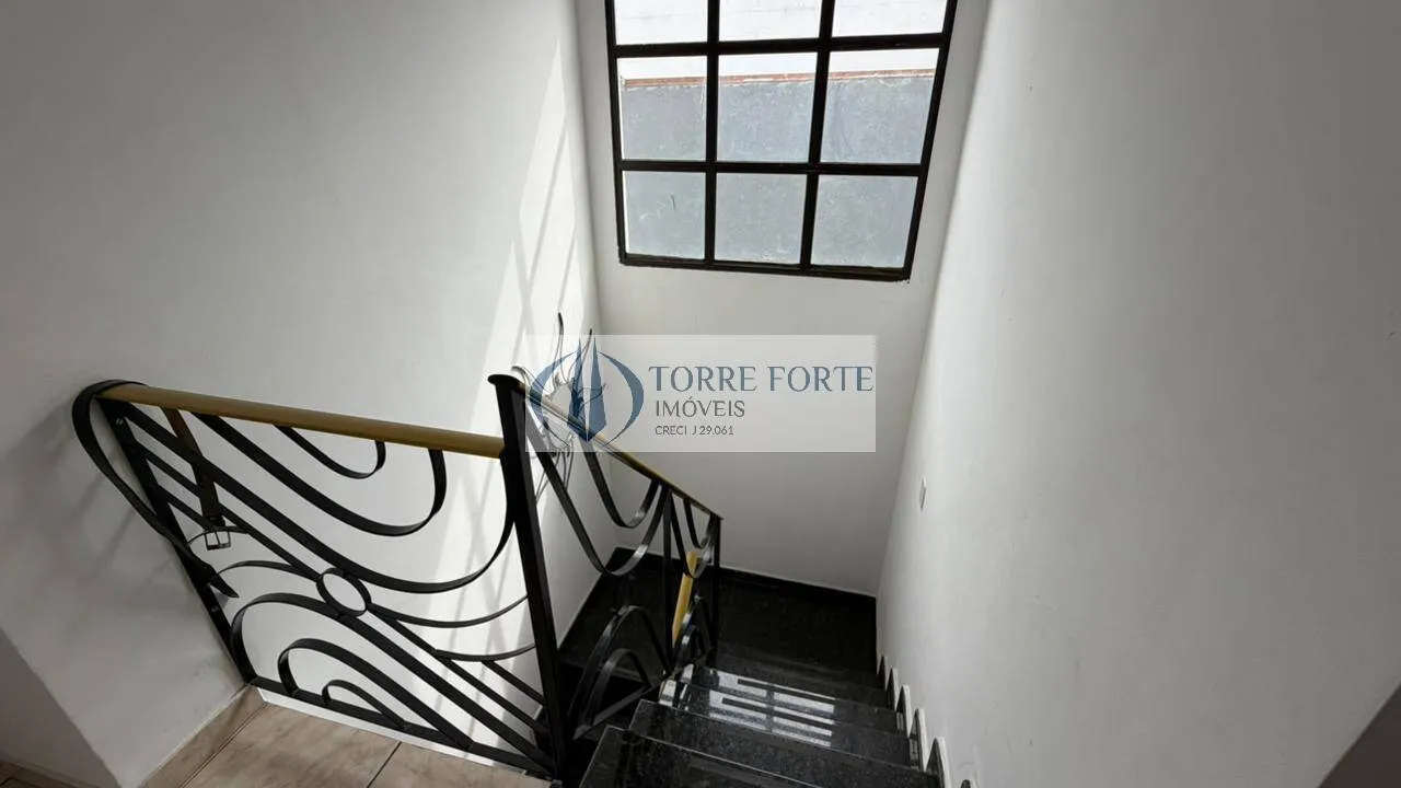 Imagem Linda casa, estilo sobrado, com 4 dormitórios e 4 vagas na Vila Alpina