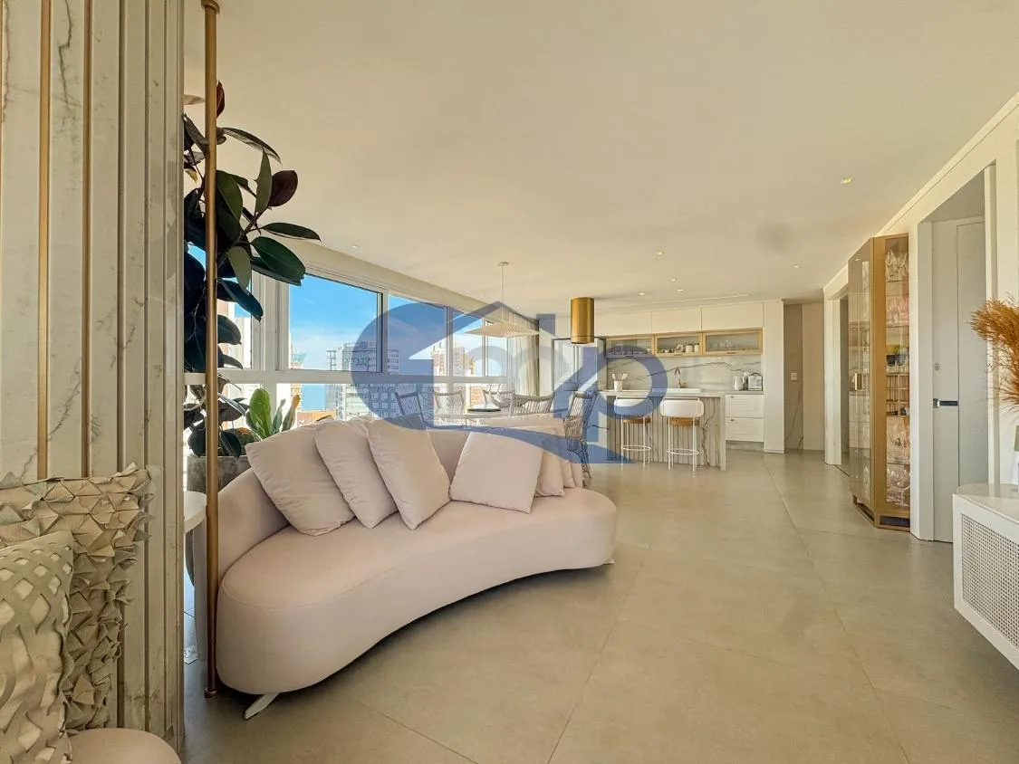 Imagem Apartamento á venda com 3 dormitórios no centro de Torres/RS