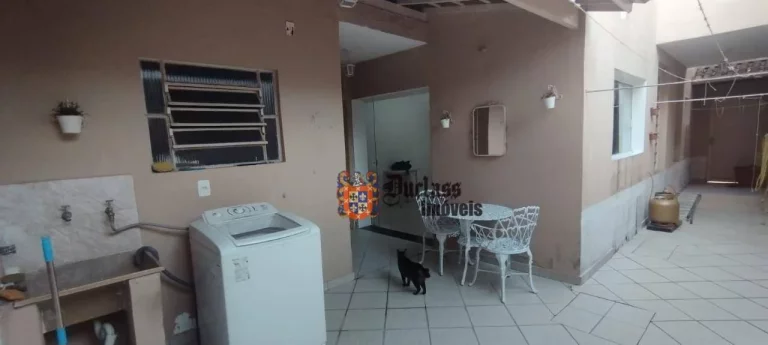 Imagem Sobrado com 4 dormitórios à venda por R$ 480.000,00 - Centro - Taubaté/SP
