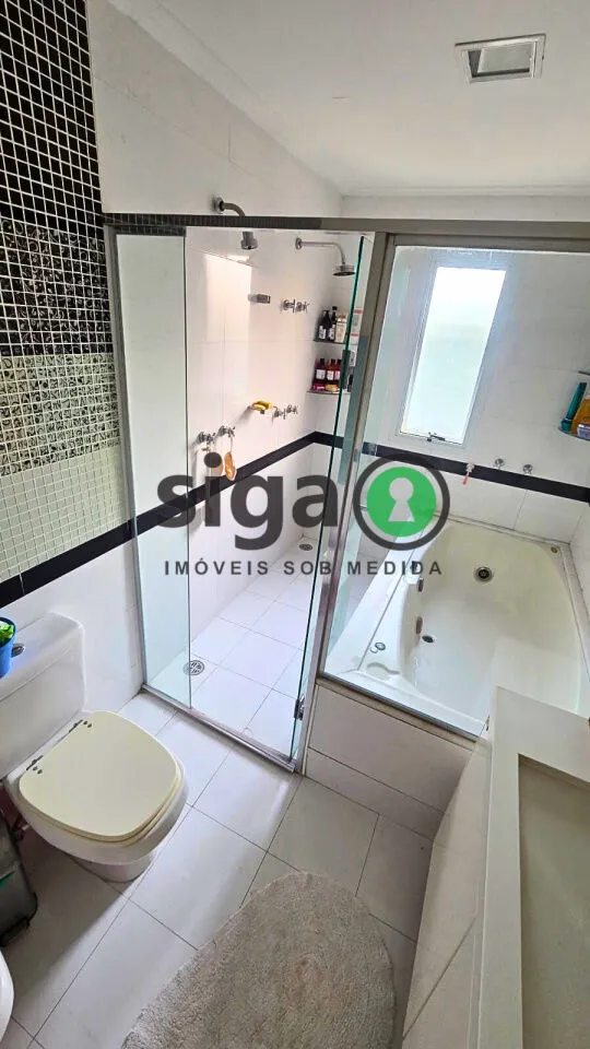 Imagem Apartamento com 211m2, 3 dormitórios e 3 vagas à venda no Panamby