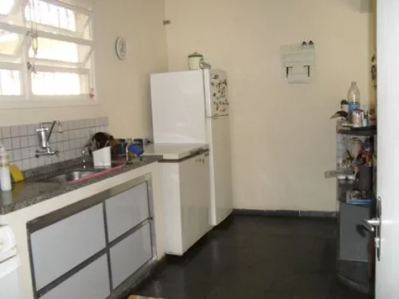 Imagem Casa com 04 dormitórios - Próximo a Prefeitura.