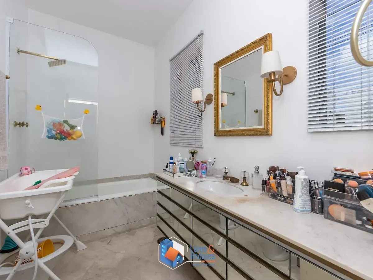 Imagem Casa para venda em Pacaembu com 3 quartos, 379m²