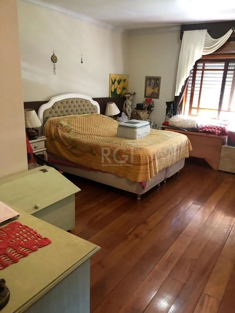 Imagem Casa para Venda - 225.91m², 4 dormitórios, sendo 2 suites, 1 vaga - Nonoai