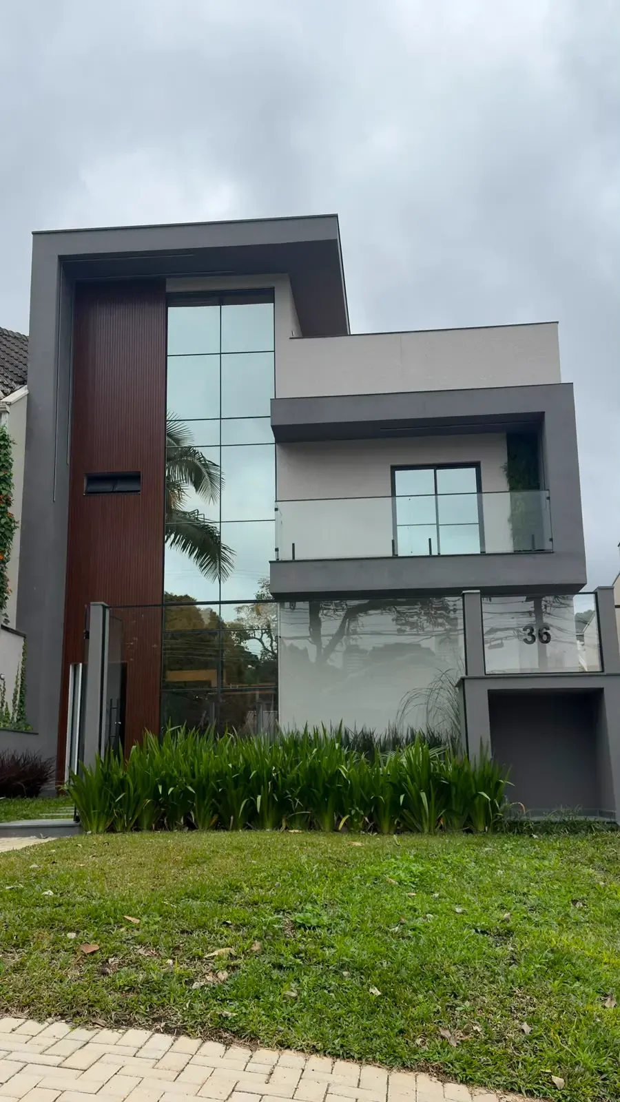 Foto do imóvel Casa de Condomínio com 3 Quartos à Venda, 150 m² em Santo Inácio - Curitiba