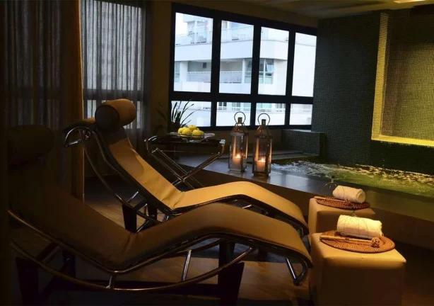 Imagem Flat disponível para venda no Estanplaza Funchal Faria Lima, com 28m², 1 dormitório e 1 vaga