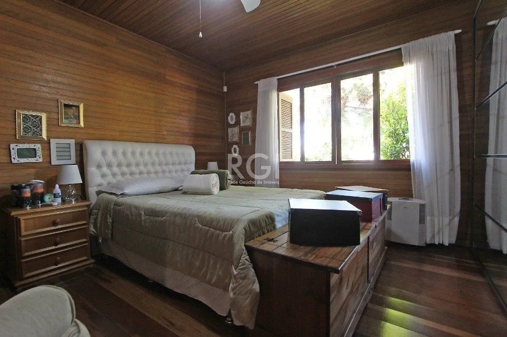 Imagem Casa para Venda - 205m², 2 dormitórios, sendo 1 suites, 4 vagas - Cristal