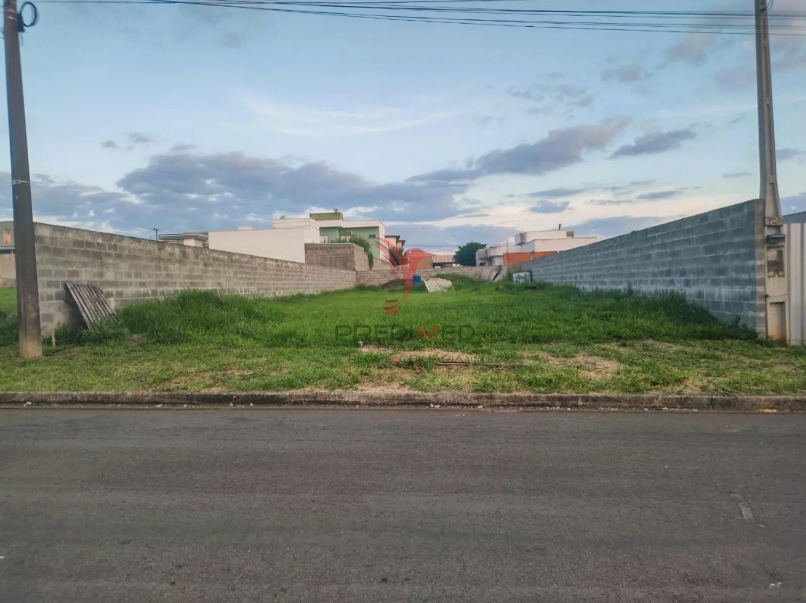 Terreno no Condomínio Jacarandá em Engenheiro Coelho - 500m² de Oportunidades! em Estrada Municipal Pastor Walter Boger, 33 - Res. Jacaranda, Engenheiro Coelho - SP