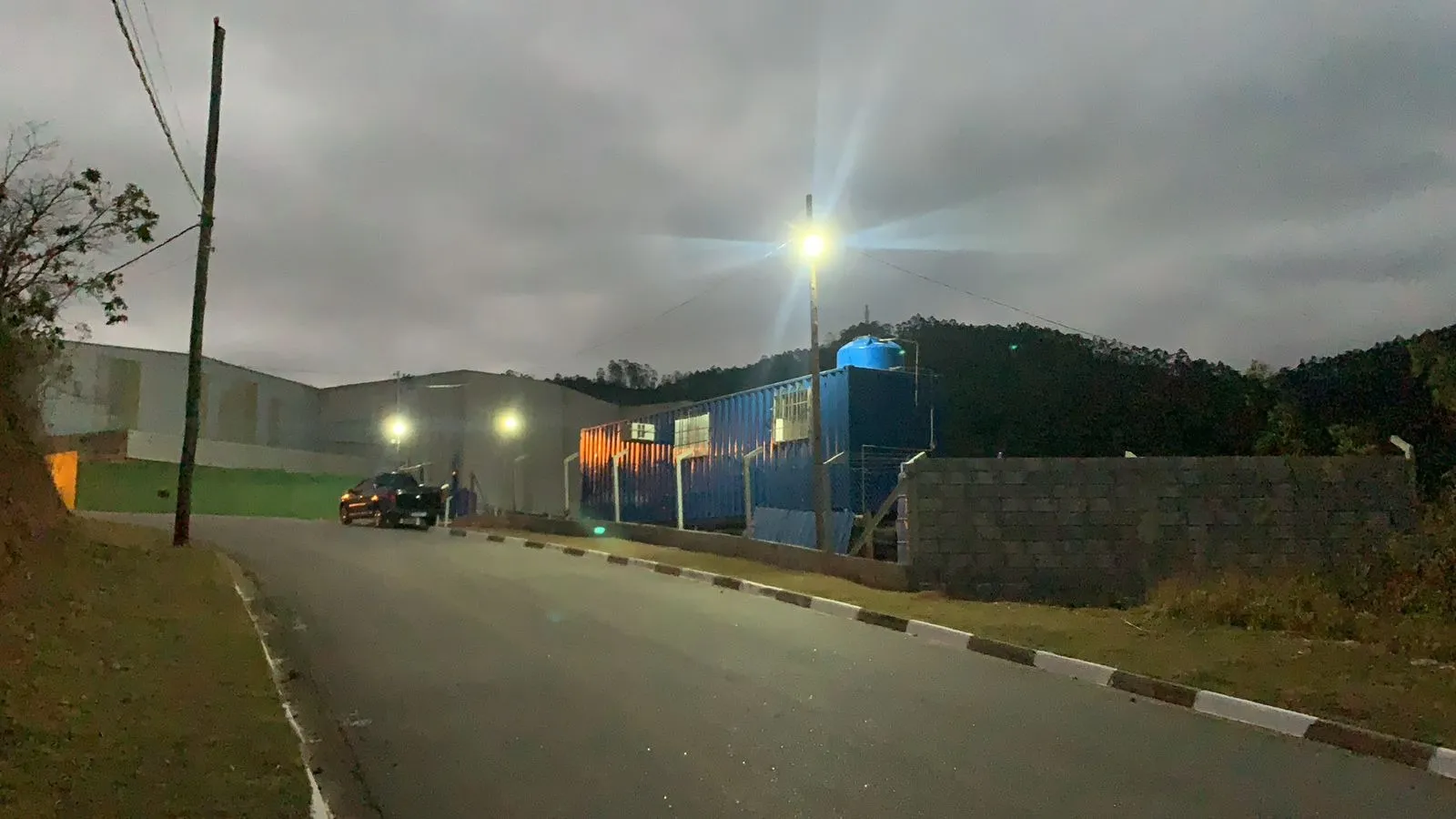 Imagem Espaço Industrial Multiuso: Ideal para Impulsionar Seu Negócio com Estacionamento Amplo!