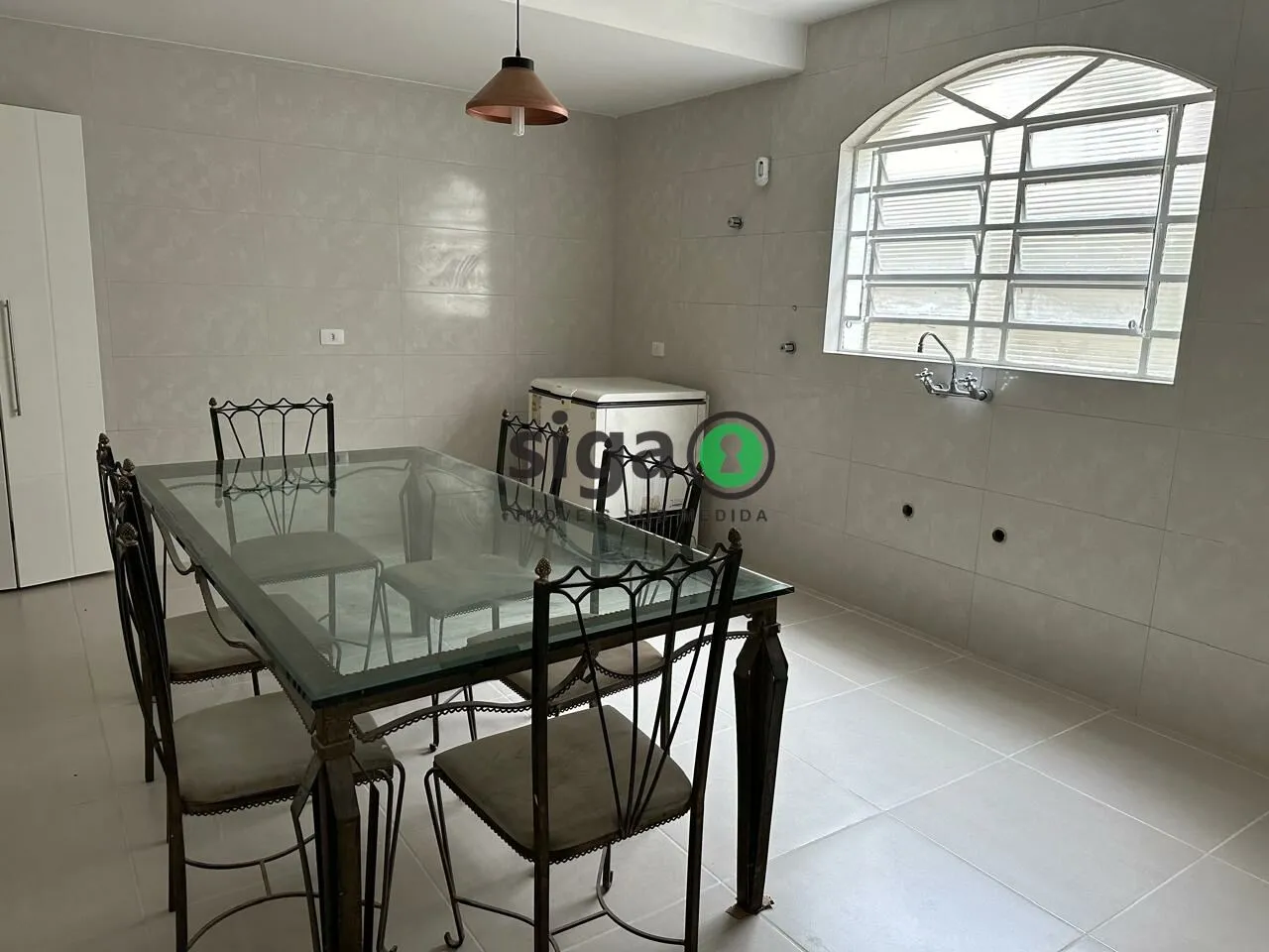 Imagem Sobrado á Venda - 250m², 4 quartos , 5 vagas na Vila Guarani (Zona Sul) !!