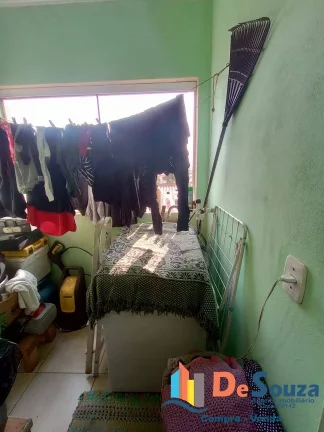 Imagem Imóvel com anexo + 2 apartamentos