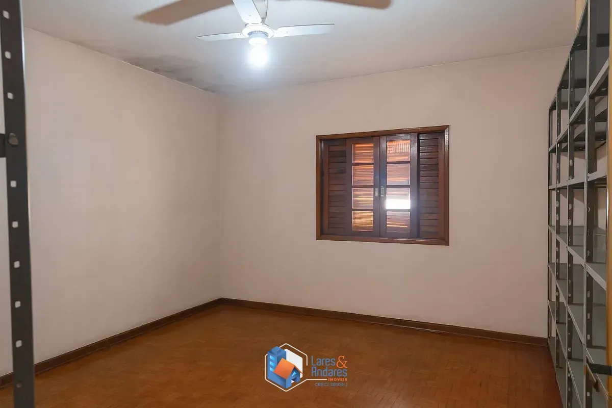 Imagem Casa para venda em Vila Nivi com 4 quartos, sendo 1 suíte, 170m²