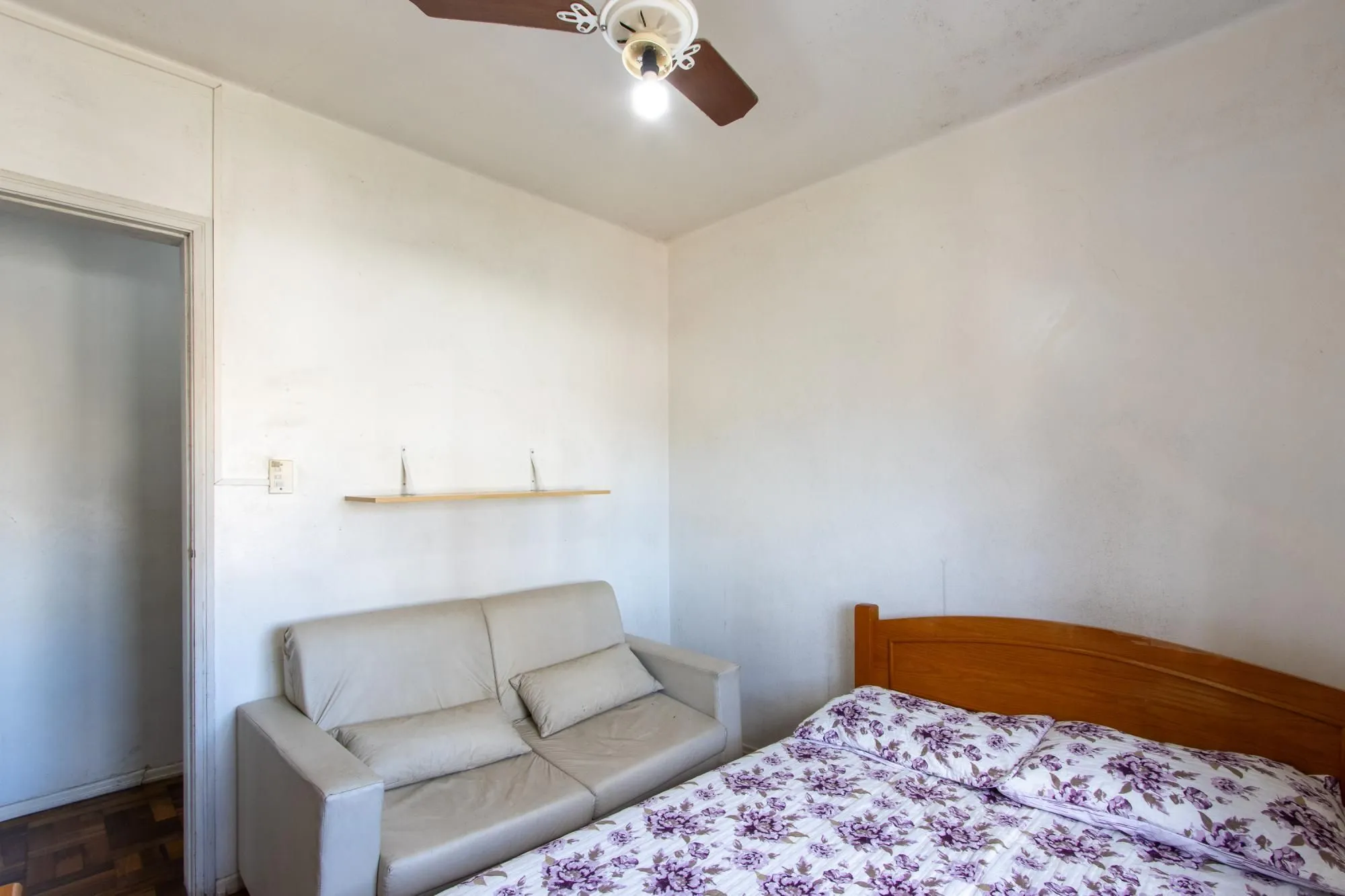 Imagem Apartamento de 3 dormitórios com uma vaga de garagem à venda no bairro Menino Deus - Porto Alegre