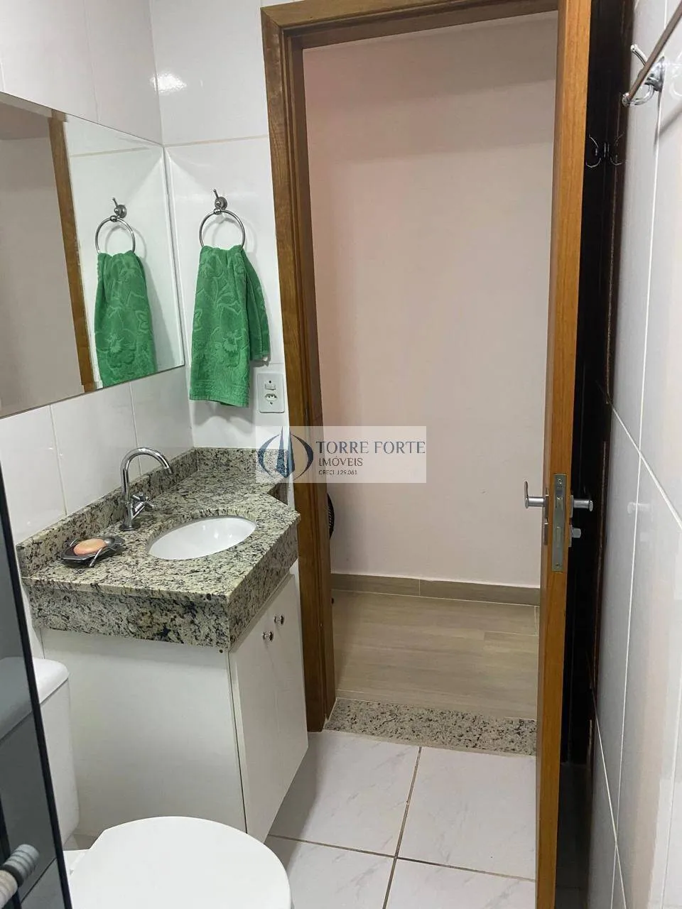 Imagem Apartamento Reformado com 2 Dormitórios, 1 Suíte e 1 Vaga em Santo André