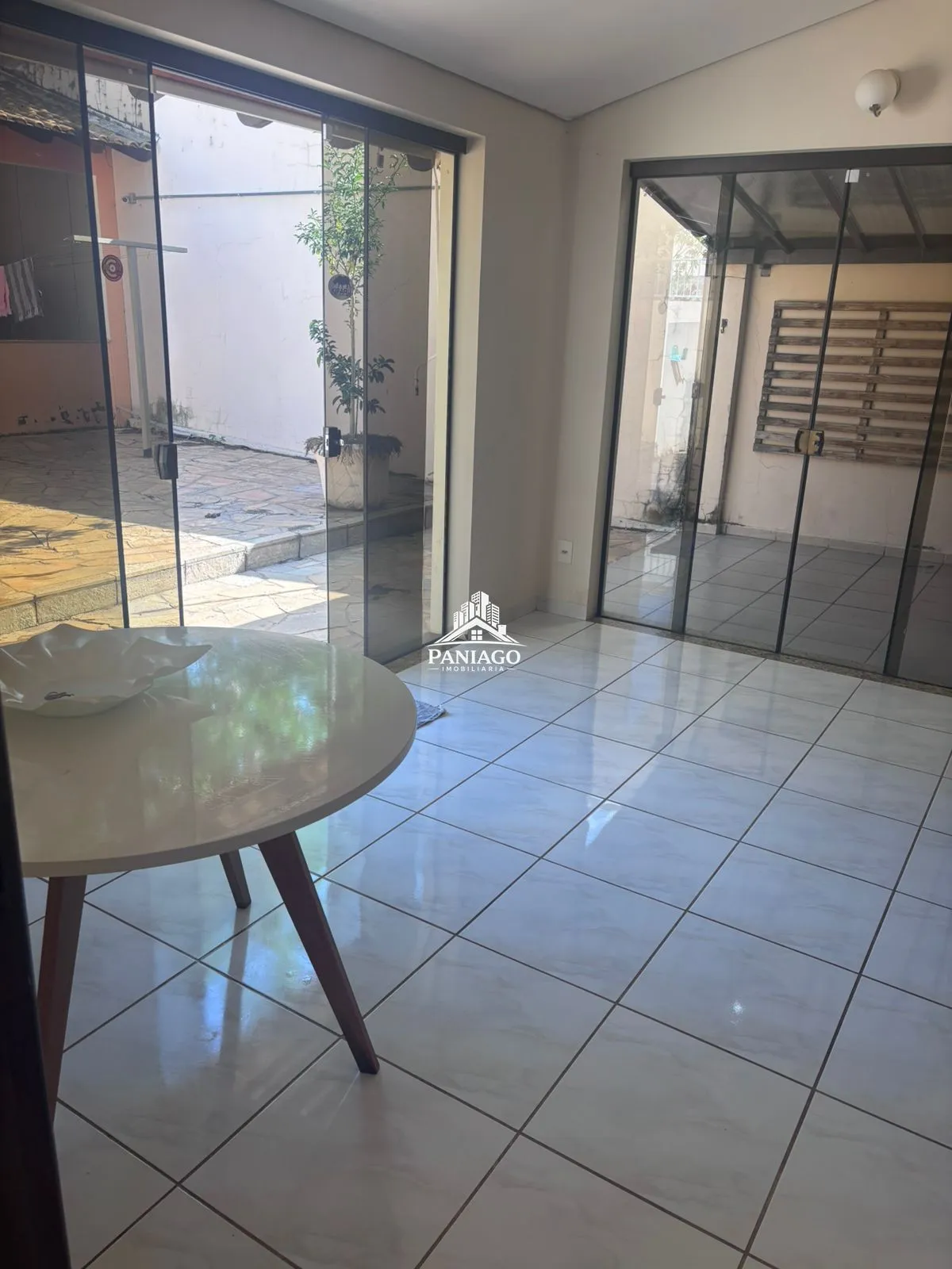 Imagem Casa com 5 Quartos no Bairro Flamboyants Próxima ao Shopping Estação Cuiabá