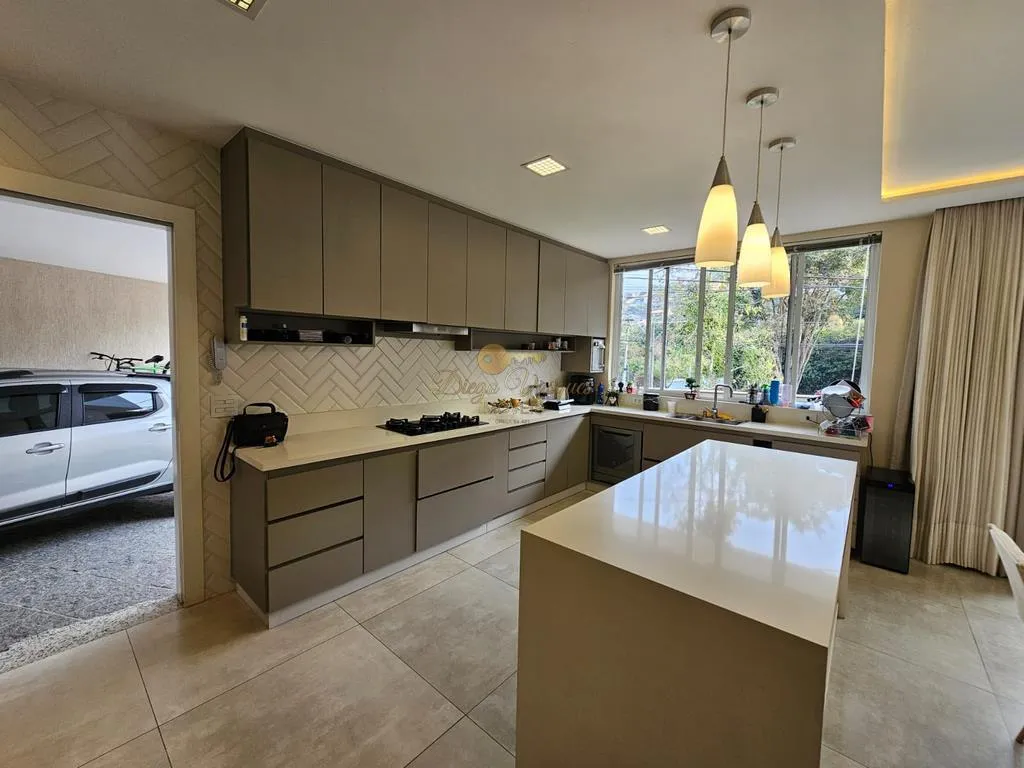 Imagem Casa para Venda em Teresópolis / RJ no bairro Panorama