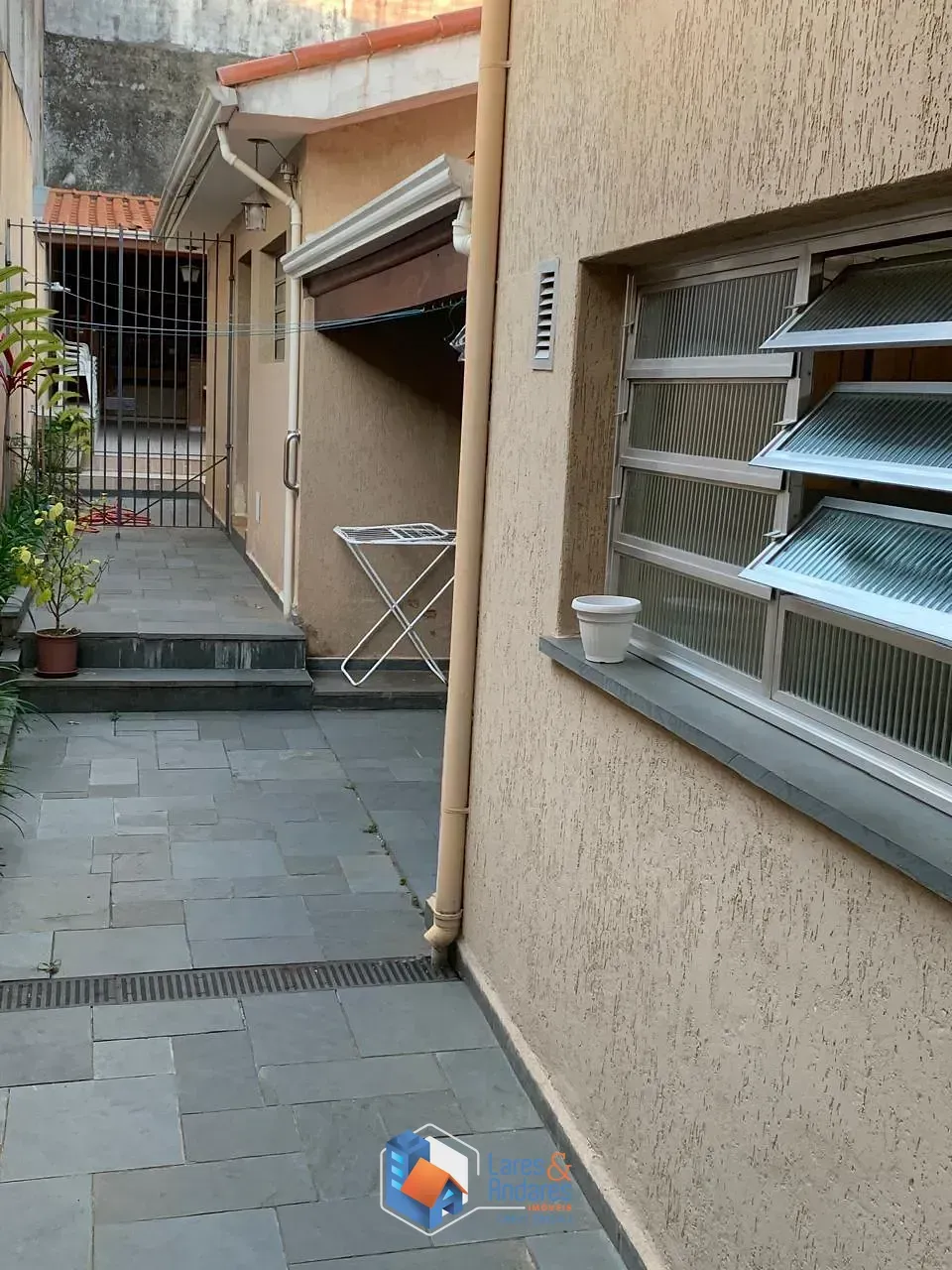 Imagem Sobrado para venda em Planalto Paulista com 3 quartos, sendo 2 suítes, 250m²
