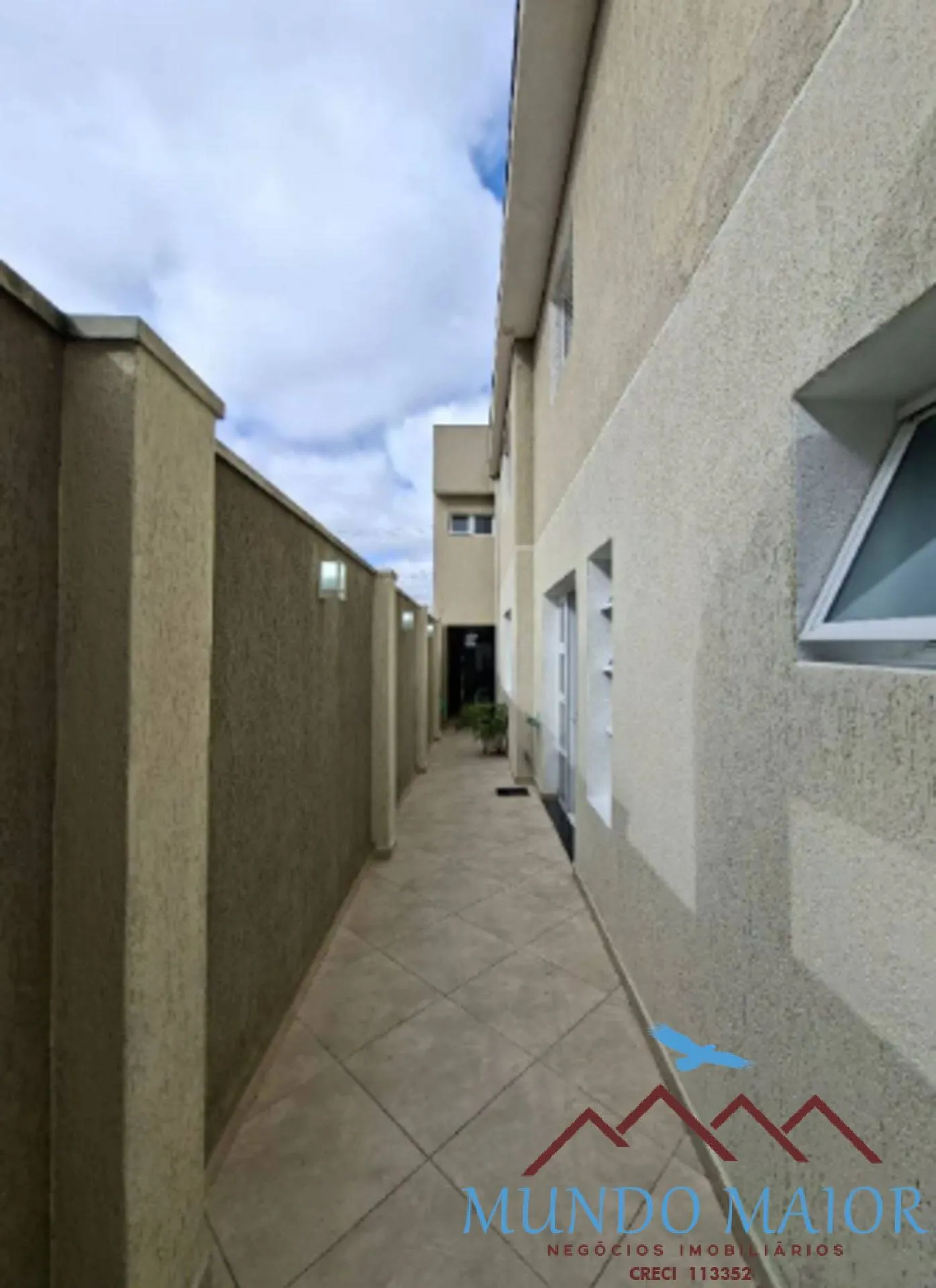 Imagem Sobrado 214 m² - Jardim Caminho do Mar - 3 Quartos, 2 Suítes, Churrasqueira