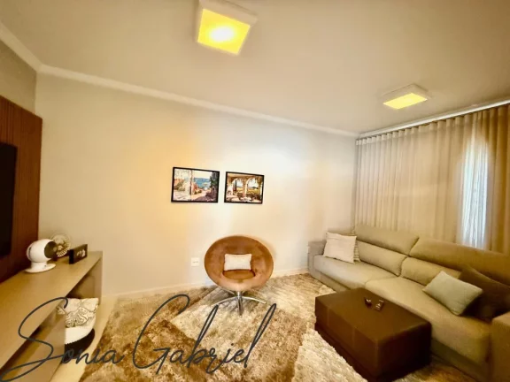 Imagem Espetacular Casa em Condomínio à Venda em Vinhedo-SP - Condomínio Marambaia - 4 Quartos, 2 Suítes, 3 Salas, 5 Banheiros, 4 Vagas de Garagem, 530,14 m².