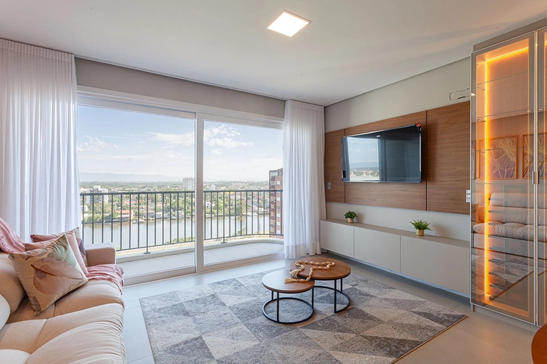 Imagem Apartamento à venda em Torres, com 2 quartos, 91m2