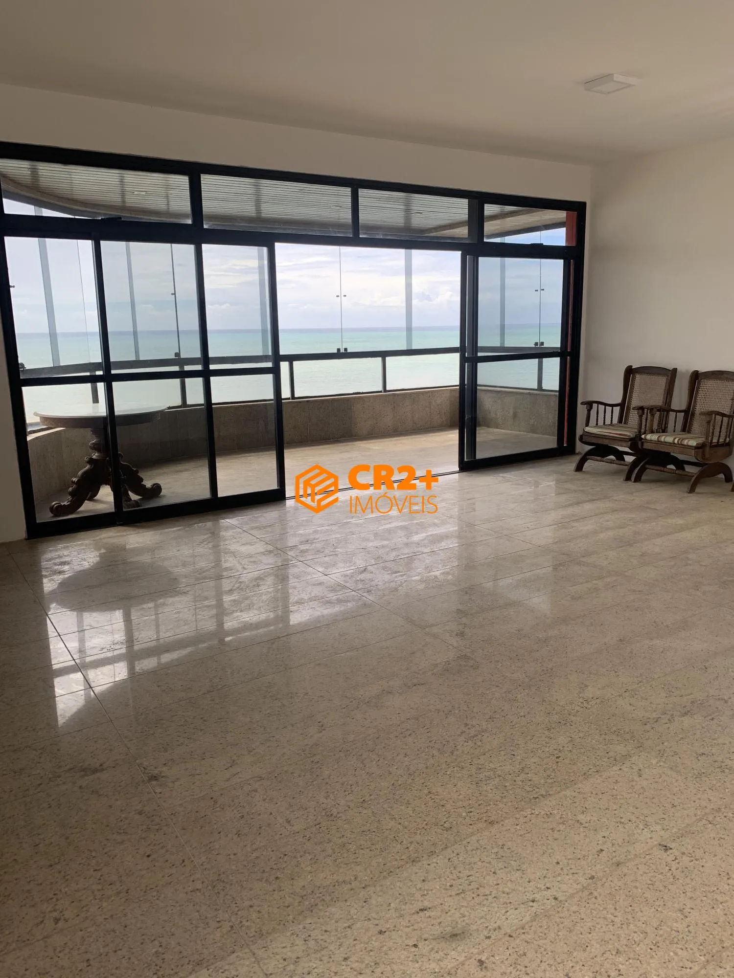 Imagem Vendo apartamento beira mar de piedade com 4 suítes- 247m²