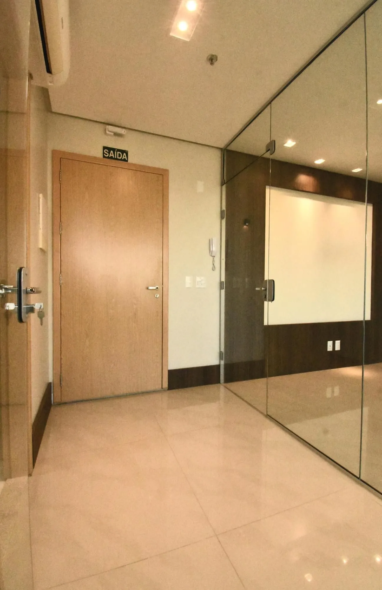 Imagem Linda Sala Comercial no Condomínio Getúlio Vargas Prime Ofices