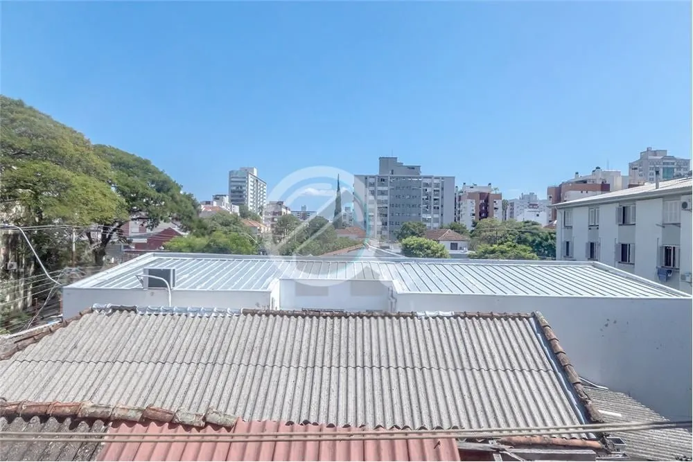 Imagem Esta espaçosa casa, localizada na rua Botafogo, oferece uma oportunidade única tanto para residên...