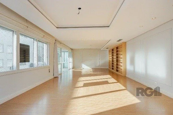 Imagem Vende-se luxuoso apartamento 3 quartos c/ suíte, dependência de empregada, gabinete, 2 vagas cobertas - 283m² - Moinhos de Vento