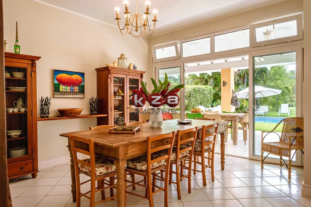 Imagem Luxuosa casa à venda no Condomínio Costa Verde, na Praia de Tabatinga, Caraguatatuba-SP, 5 suítes, 2 salas, , 344m². Venha conferir!