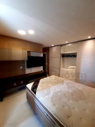 Imagem CASAL IMÓVEIS VENDE ED CITY BAY LUXUOSO DE 302 M² 4 SUÍTES + 4 VGS 100% MOBILIADO PORTEIRA FECHADA