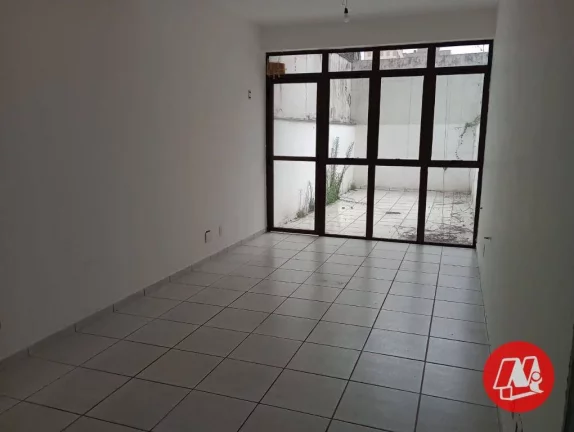 Imagem Sala comercial na Felipe Neri com área externa
