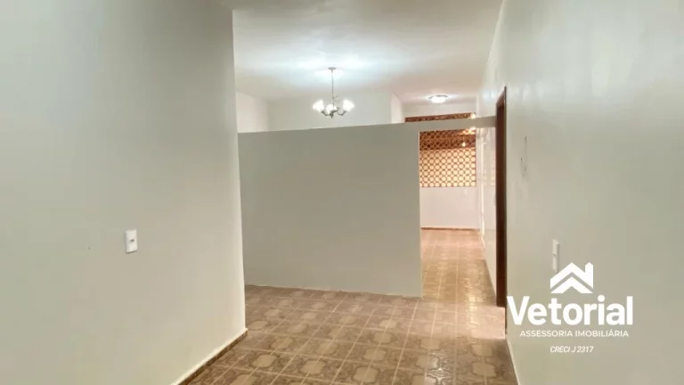 Imagem Casa para locação comercial com 3 quartos no Sandra Regina - Barreiras-BA