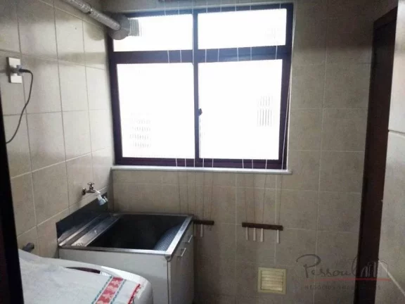 Imagem Cobertura com 4 dormitórios, sendo 1 suíte, sala de estar, água quente, ar condicionado, moveis p...