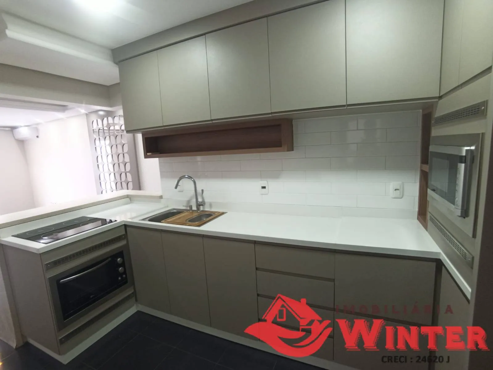 Imagem Cobertura com 4 dormítorios e 2 box de garagem!