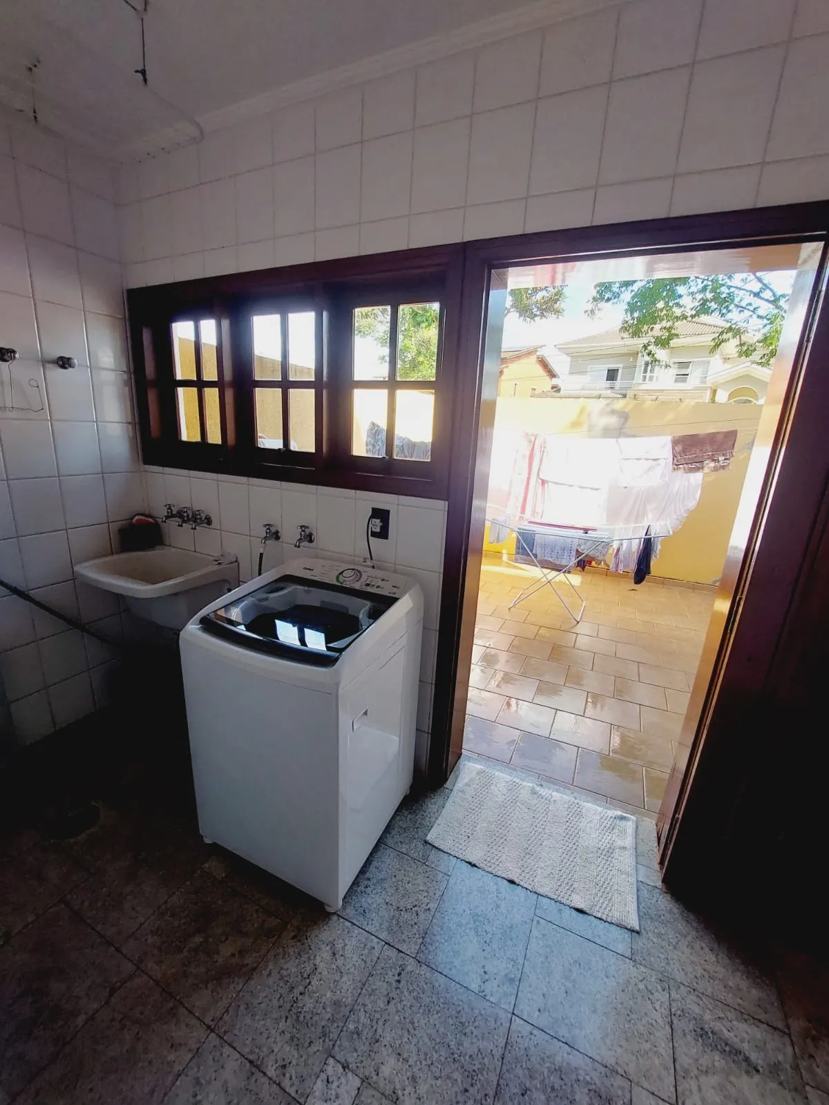 Imagem Casa 4 dorm escritório lareira sala de jogos de Esquina com 438m² Cond Vivendas do Lago