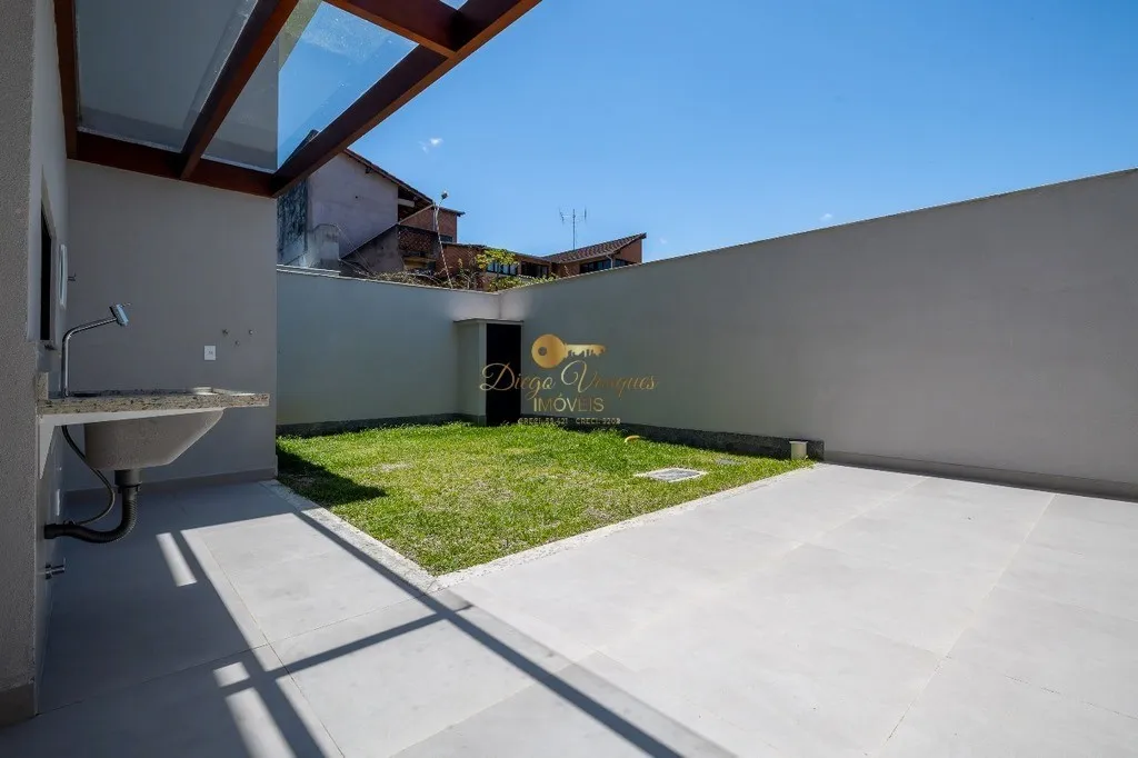 Imagem Casa em Condomínio para Venda em Teresópolis / RJ no bairro Tijuca
