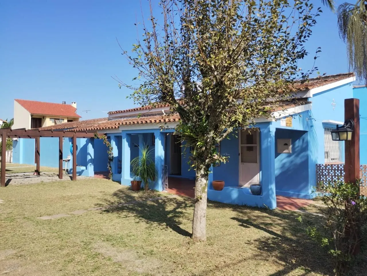 Imagem Casa em terreno amplo na Praia do Laranjal, Pelotas 4 quadras da praia