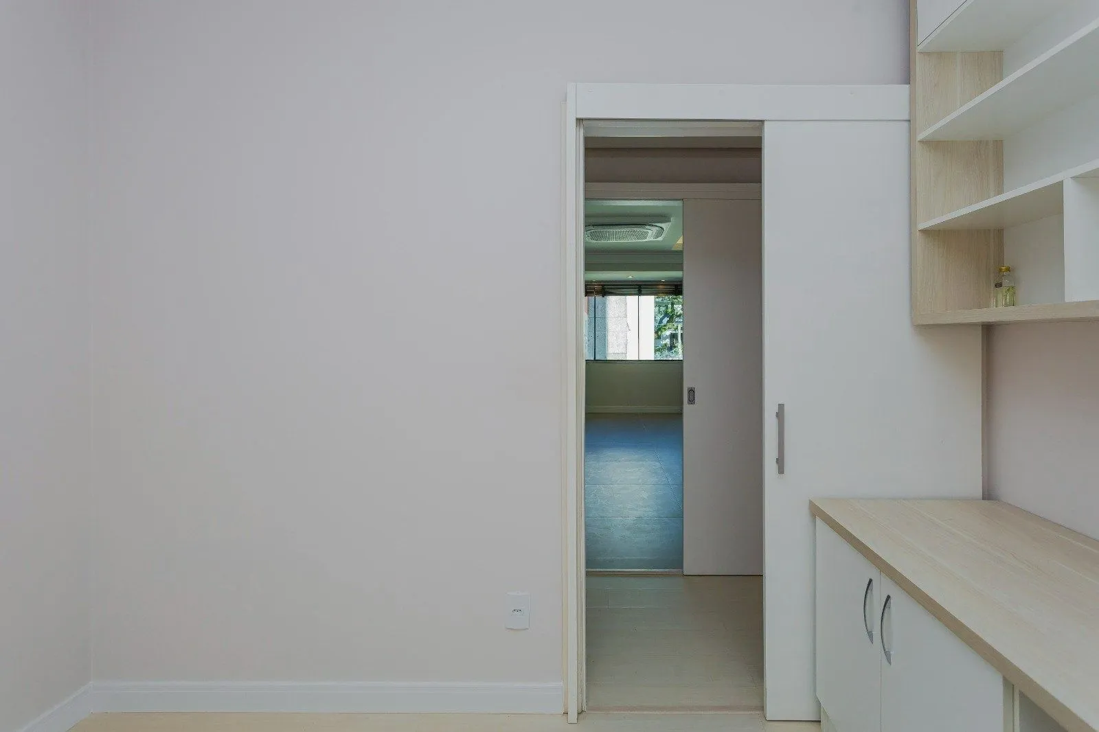 Imagem Apartamento 100% Reformado com 3 Dormitórios e Churrasqueira