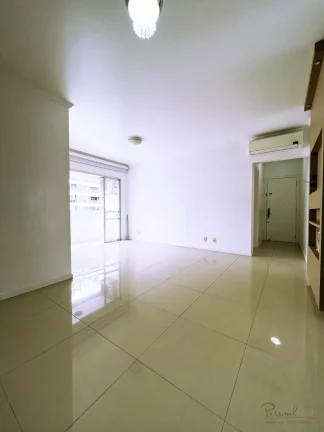 Imagem Apartamento com 3 quartos sendo 1 suite, 1 vg Centro Florianópolis a poucos passos do Hippo. Oportu...