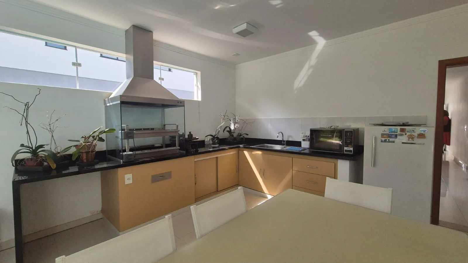 Imagem Casa de Condomínio com 3 Quartos e 4 banheiros à Venda, 448 m² por R$ 3.900.