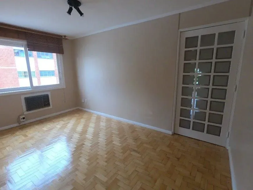 Imagem Apartamento com 2 quartos e 72m² à venda em Menino Deus, Porto Alegre.