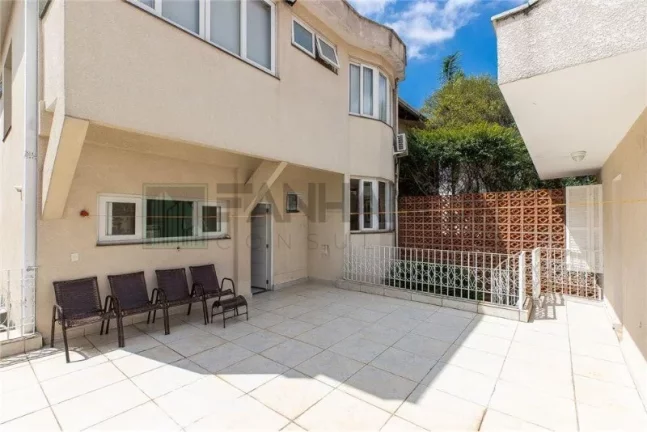 Imagem Imperdível oportunidade: Casa à venda em São Paulo-SP, Vila Romana, 4 quartos, 1 suíte, 6 salas, 6 banheiros, 2 vagas, 390m².