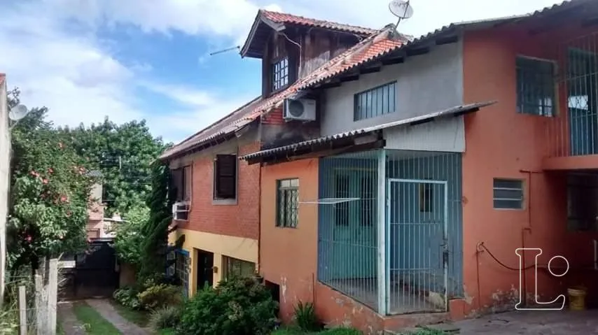Imagem Casa para Venda - 250m², 3 dormitórios, Santa Tereza