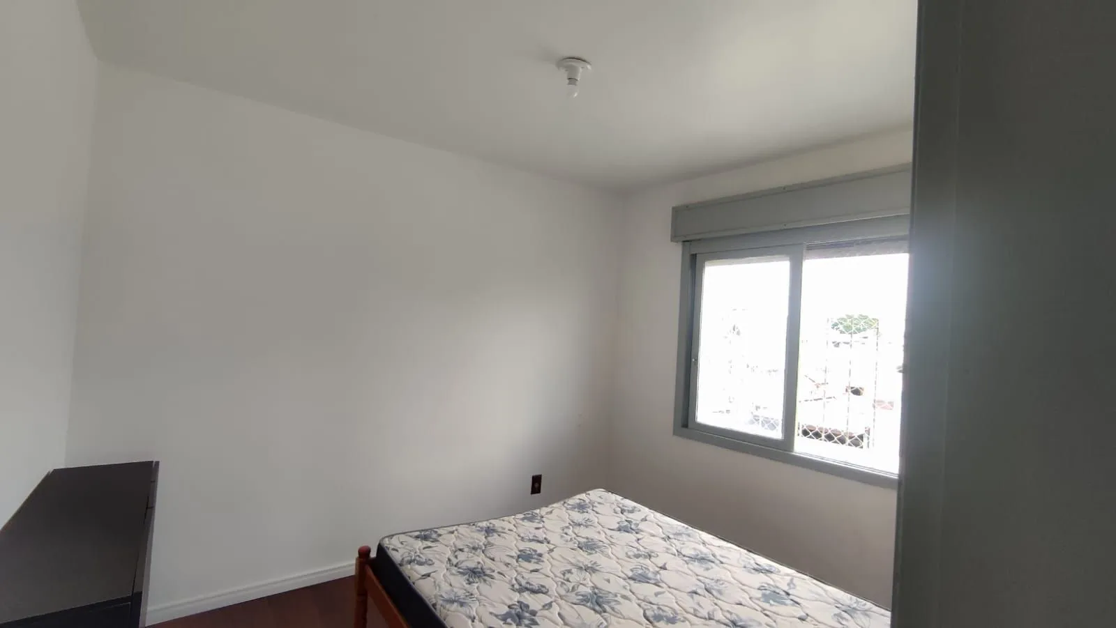 Imagem Apartamento 2 dorm com sacada, Mobiliado 1 vaga coberta Porto Alegre