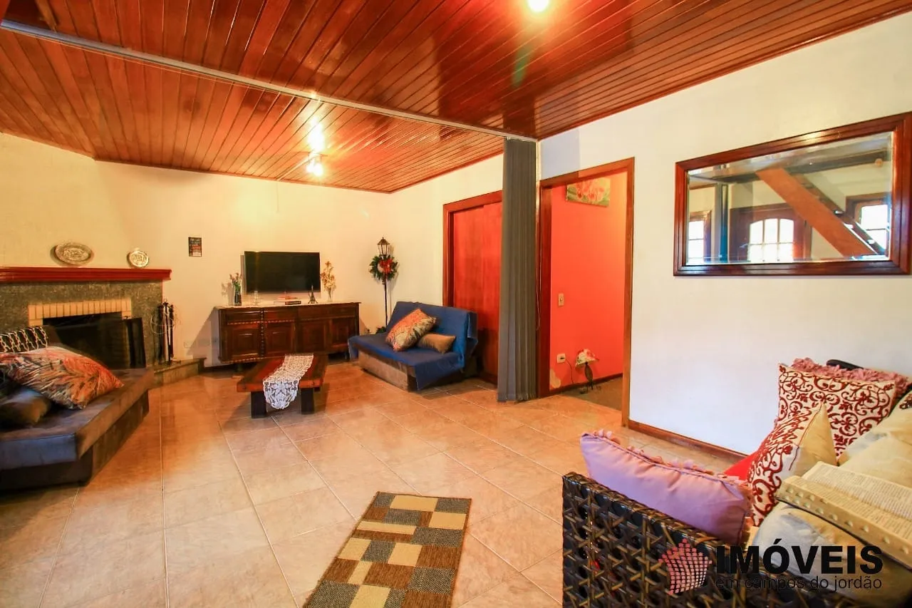 Imagem Comercial à venda 14 Quartos, 14 Suites, 5 Vagas, 380M², Vila Nova Suiça, Campos do Jordão - SP