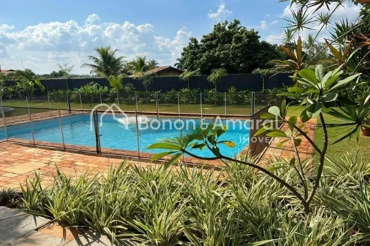 Imagem Casa de Condomínio com 500 m² e 4 quartos